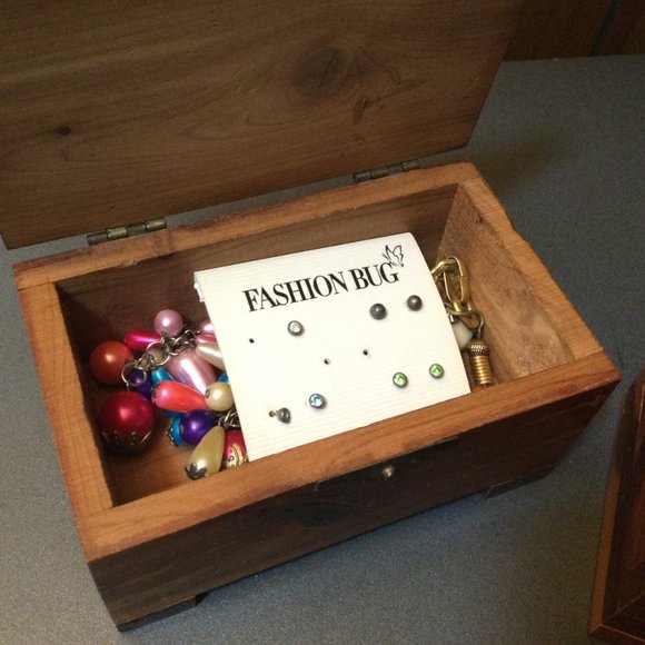 Mini Wood Box FULL of vintage earrings ONE BOX 5”x3”x2.5” - Picture 3 of 8